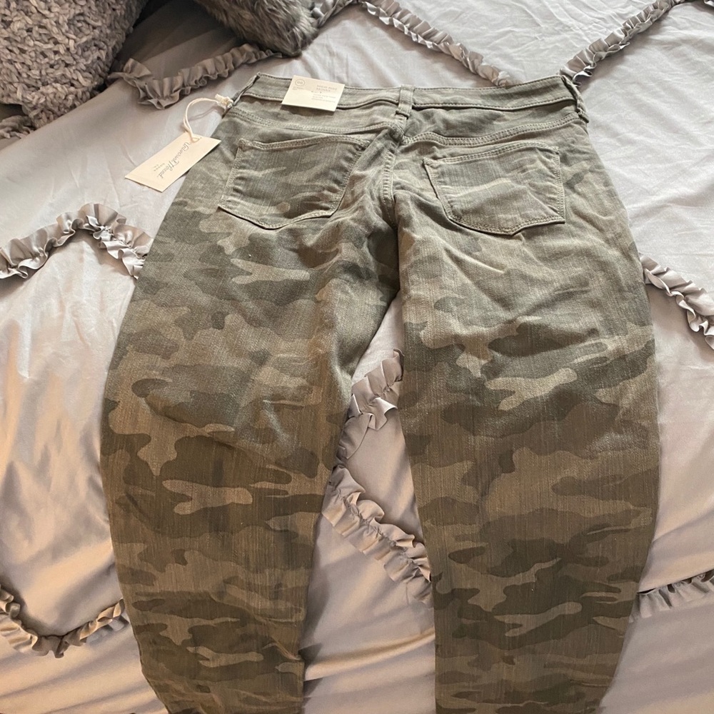 Camouflage jeans